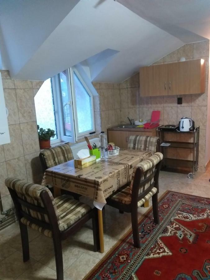 Appartement Apartament Basak 5 à Deva Extérieur photo